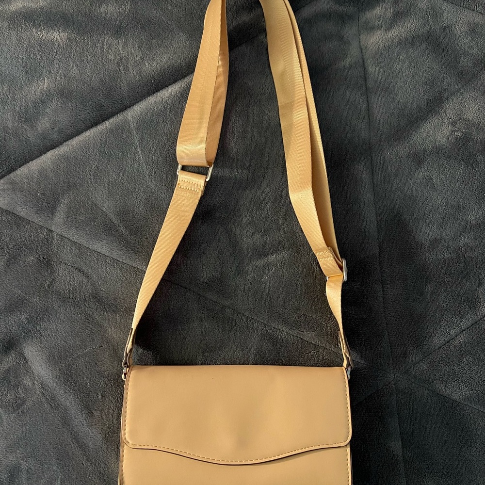 Elegant Tan Crossbody Bag